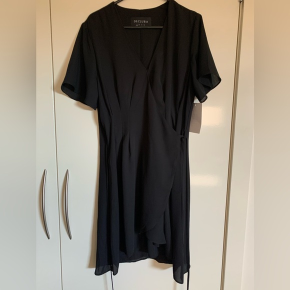 Brand New with Tag Decjuba Black V Neck Dress - Picture 3 of 4